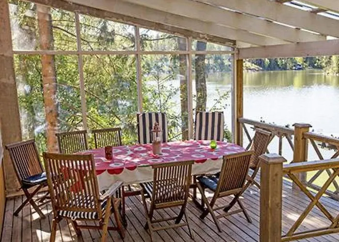 בית נופש Loevkulla By Interhome *