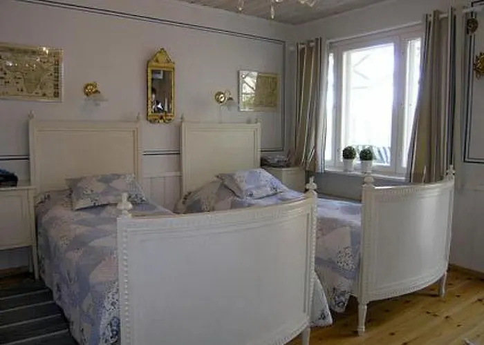 בית נופש Loevkulla By Interhome *